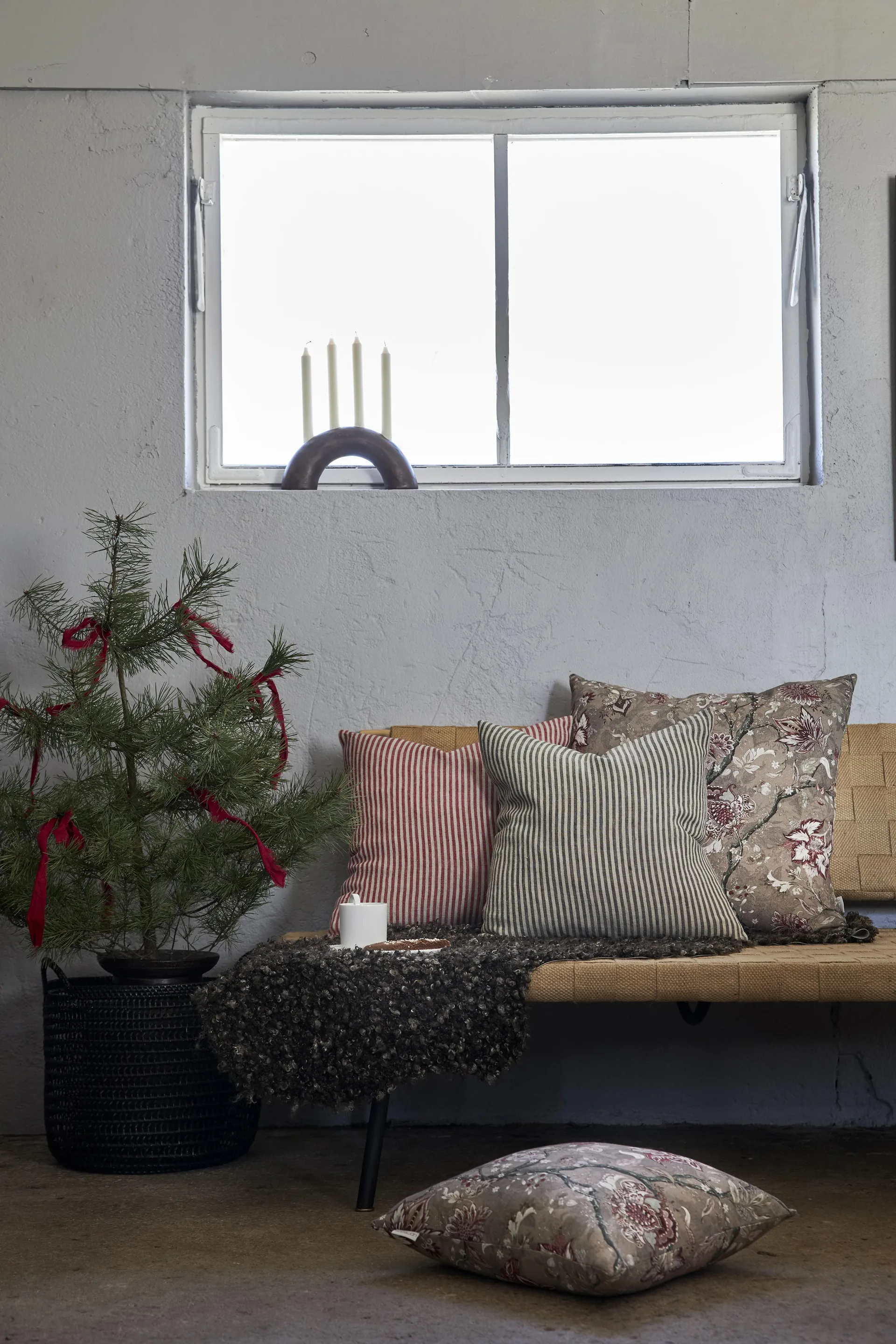 Rough Linen Stripe tyynyliina 45x45 cm, Punainen Boel & Jan