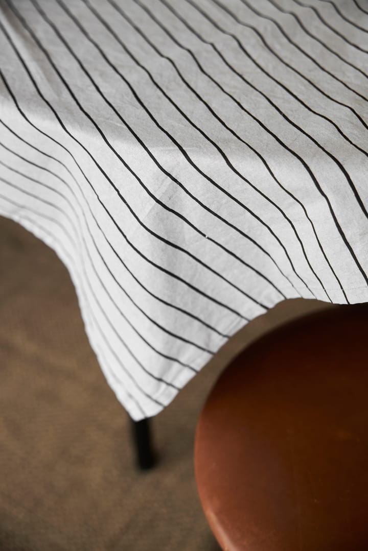Tofta stripe -pöytäliina 150 x 150 cm, Harmaa Boel & Jan
