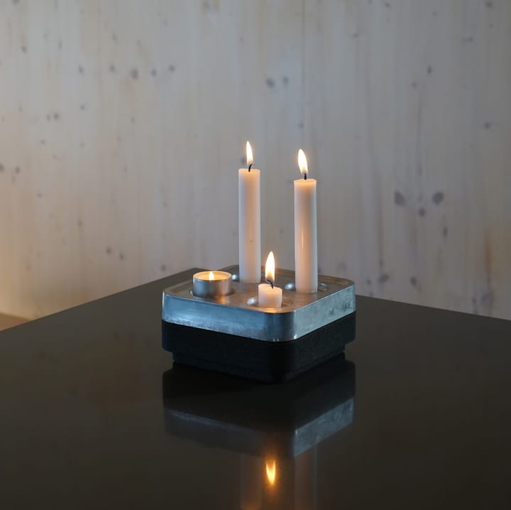 Korkki kulho neljälle kynttilänjalalle 16 x 16 cm - Musta - Born In Sweden