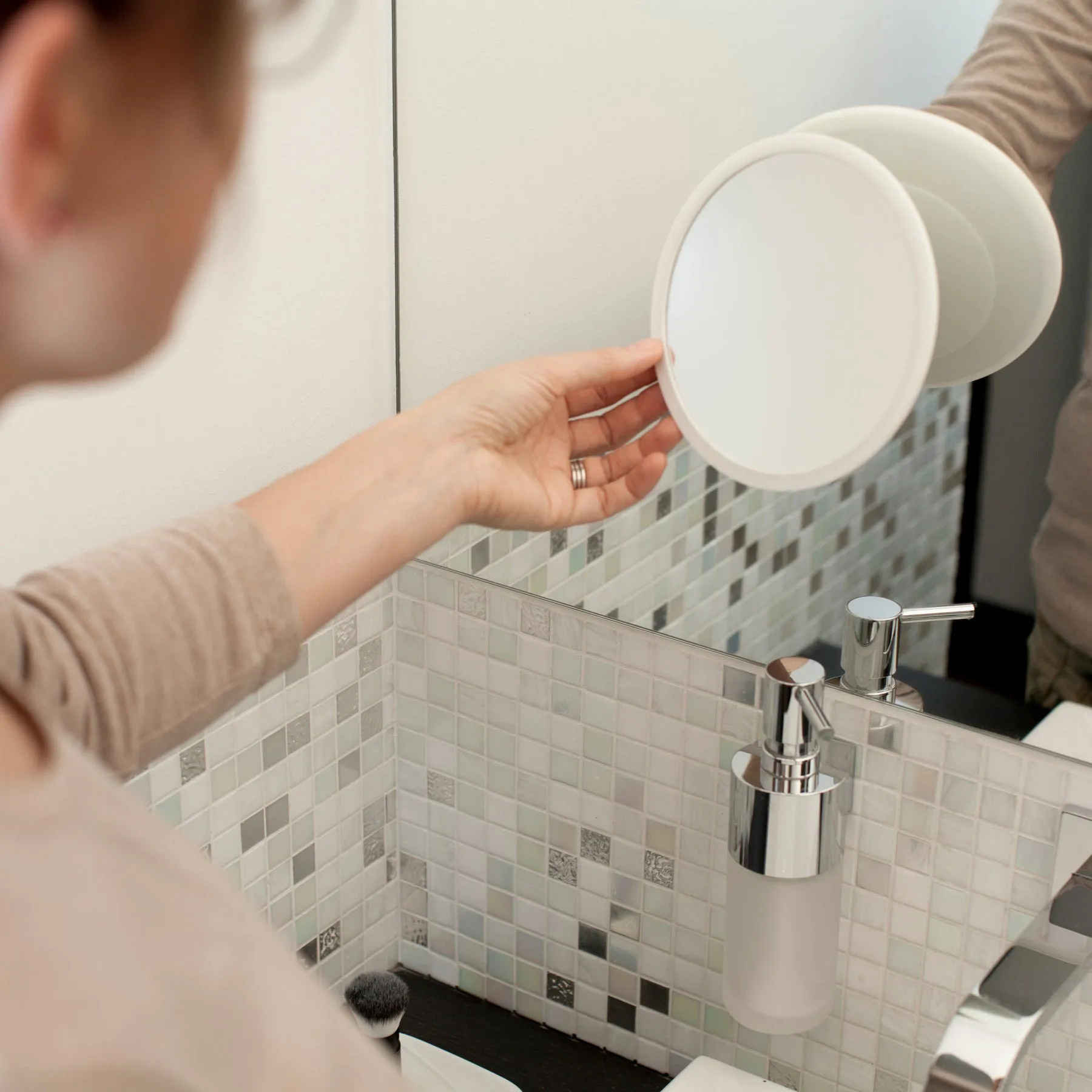 AirMirror meikkipeili x10 irrotettava imukupilla, Ø16,5 cm. Bosign