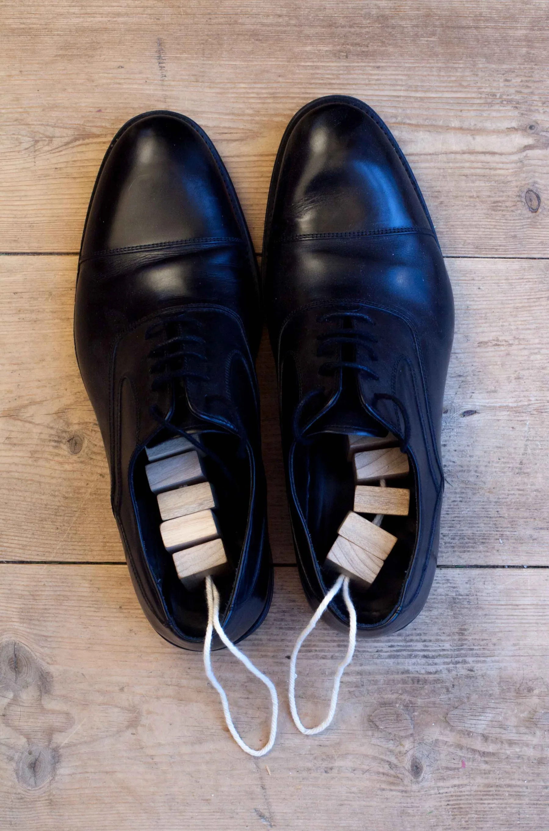 Bosign tuoksupalikka valkoisesta setripuusta narussa, 10-pakkaus Bosign