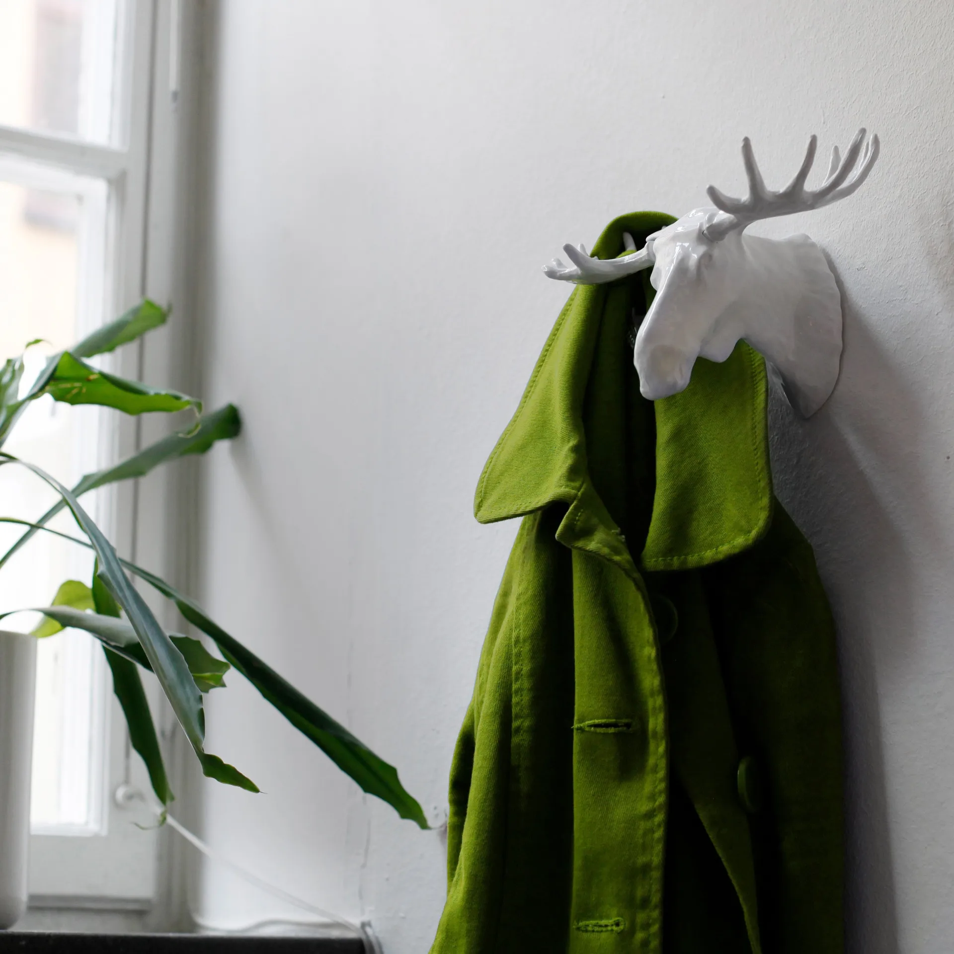 Hirvi ripustin, valkoinen Bosign