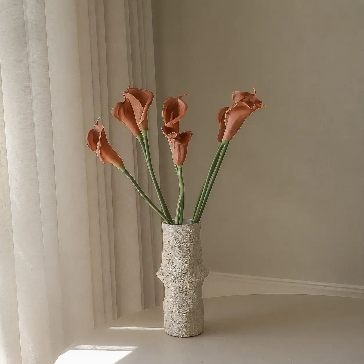 Calla-lilja tekokukkakimppu, Ruskea, 62 cm, 8 kpl Botané