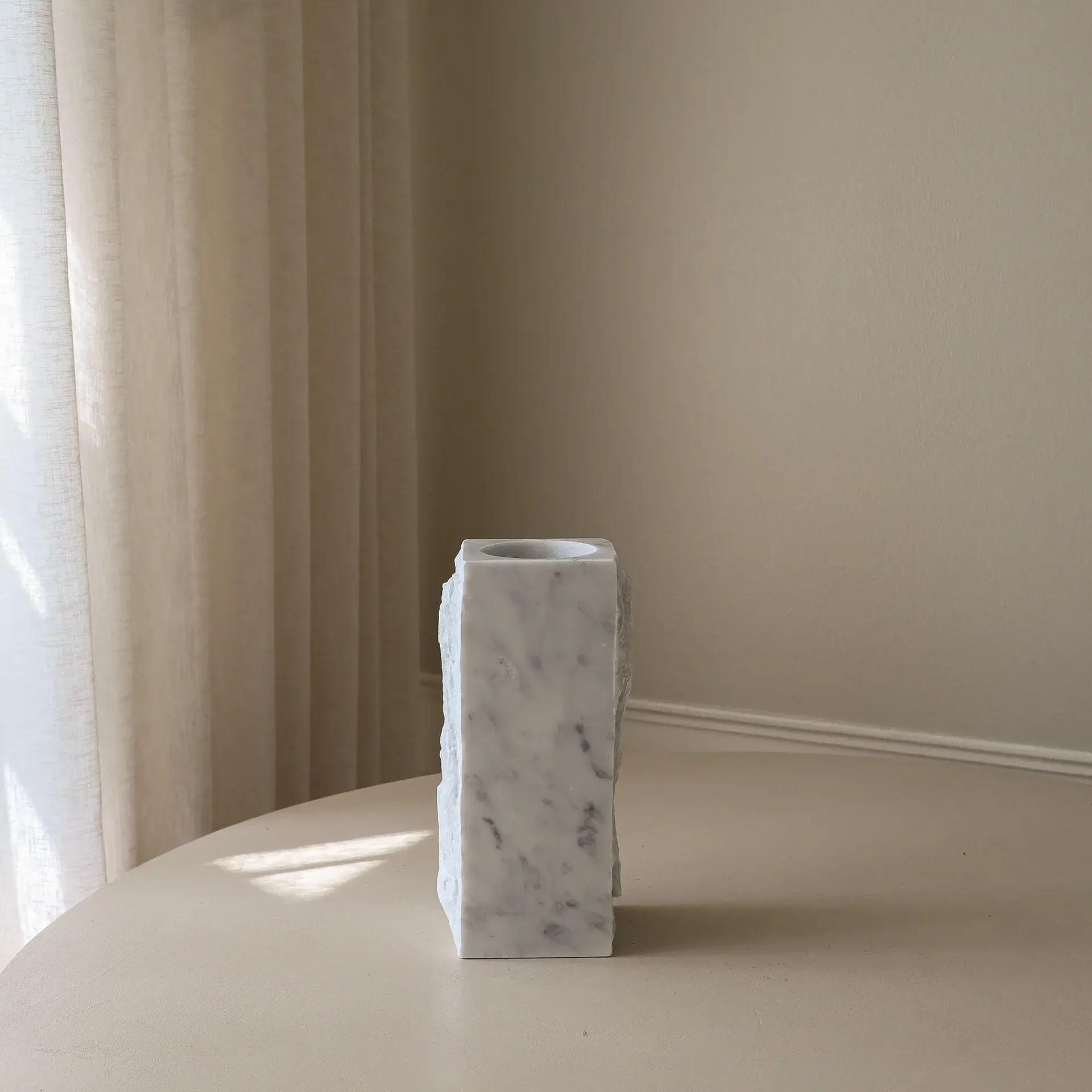 Carrara Edge marmorimaljakko, Medium, 30 cm Botané
