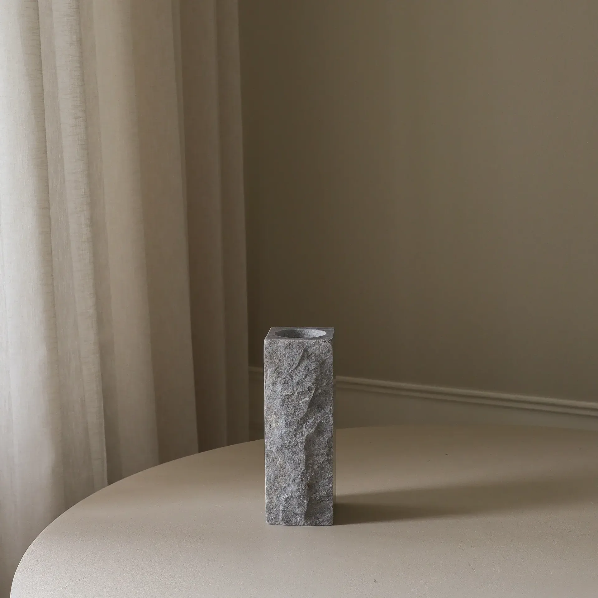 Cartier Edge marmorimaljakko, Pieni, 25 cm Botané