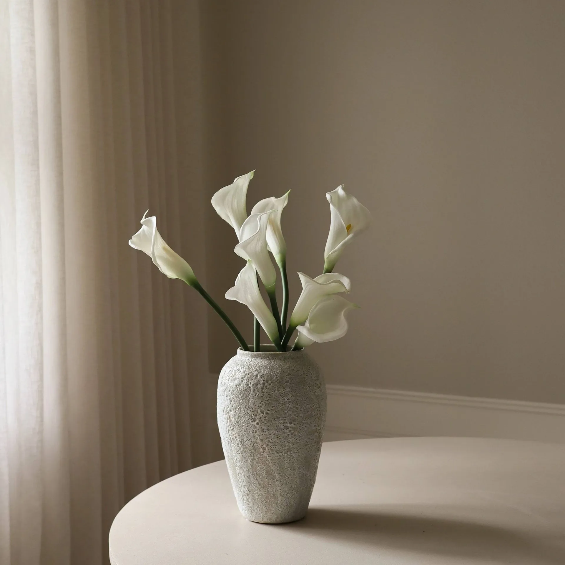 Kalla-lilja tekokukkakimppu, Valkoinen, 65 cm, 8 kpl Botané