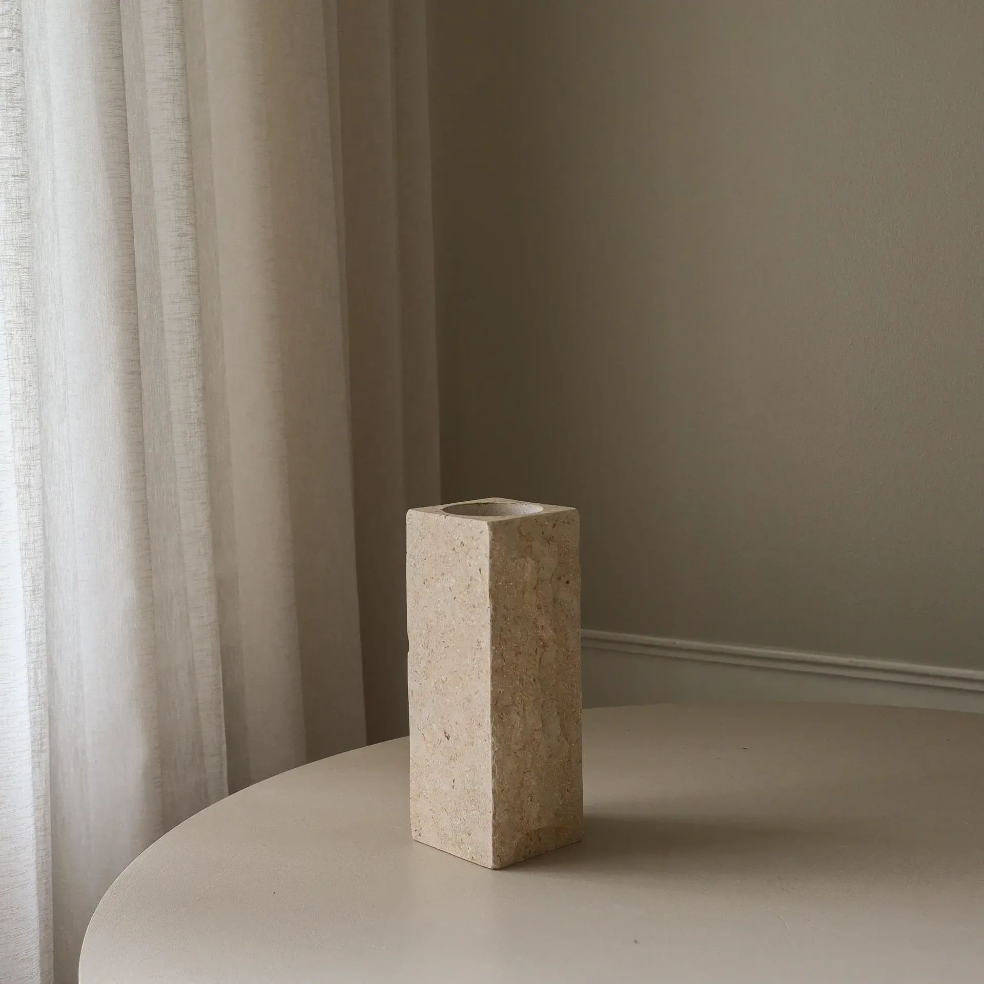 Limestone Edge marmorimaljakko, Medium, 30 cm Botané