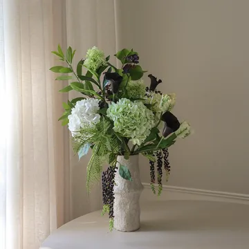 Moonlit Garden tekokimppu - Hortensia–papukaijatulppaani–kalla, 106 cm, 17 kpl - Botané