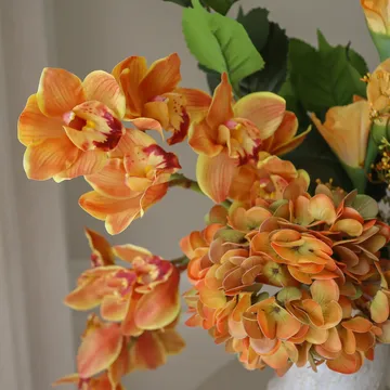 The Orangery tekokimppu - Kymbidiumorkidea–gladiolus–hortensia, 85 cm, 10 kpl - Botané