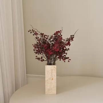 Wild Berry tekokukkakimppu - Tummanpunaiset marjaoksat, 66 cm - Botané