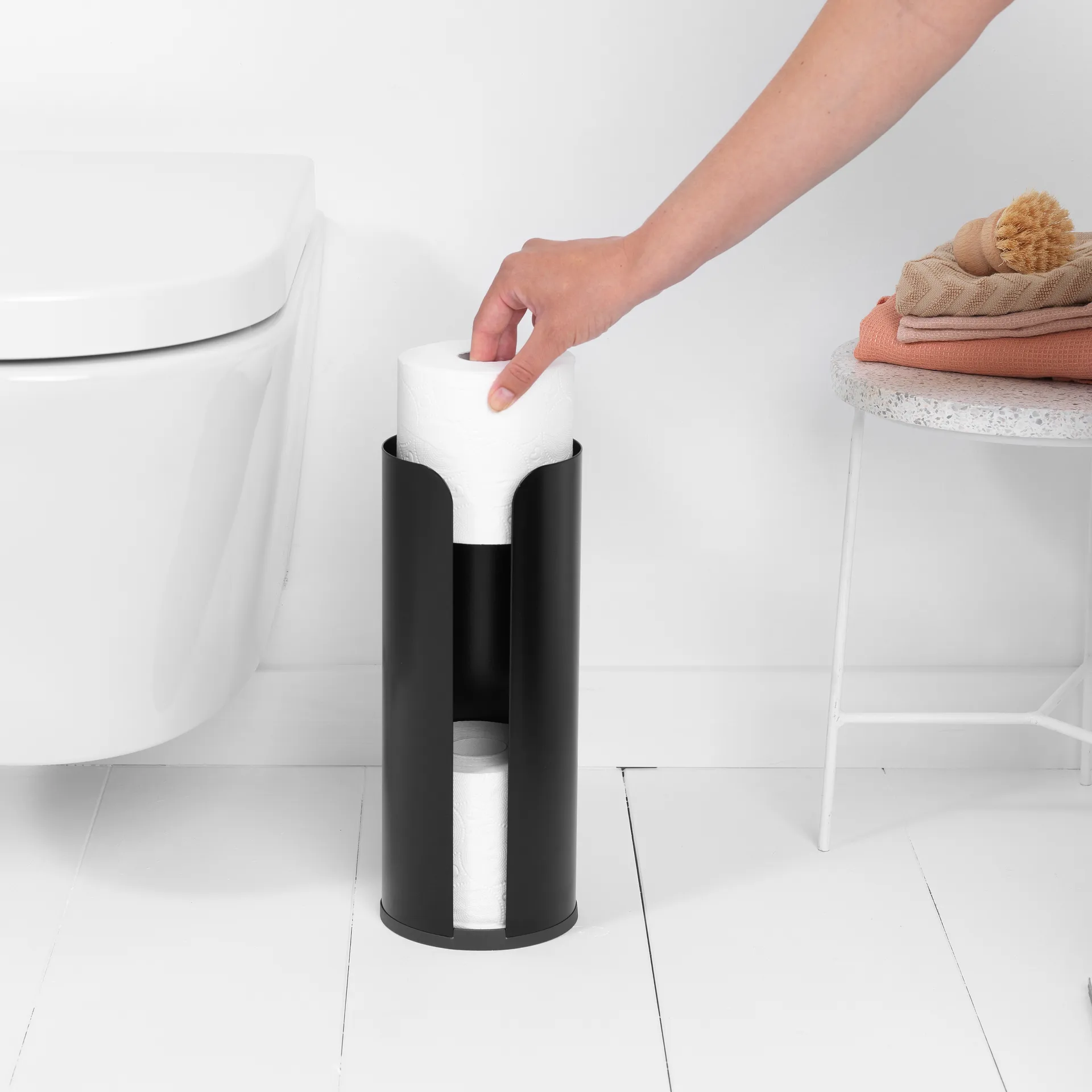 Brabantia wc-paperipidike 3 rullalle, Matt black Brabantia