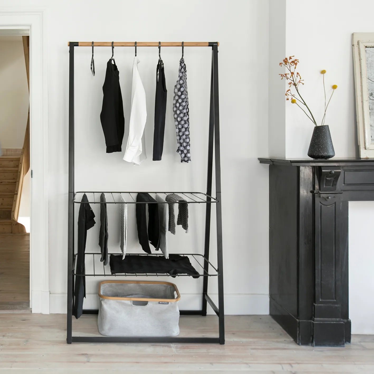 Linn vaateteline large, Musta Brabantia