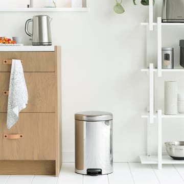 New Icon poljinroskis 20 litraa - brilliant steel (kiiltävä teräs) - Brabantia
