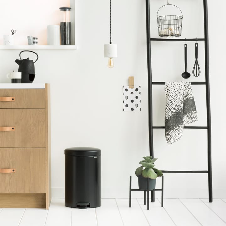 New Icon poljinroskis 20 litraa, matt black (musta) Brabantia