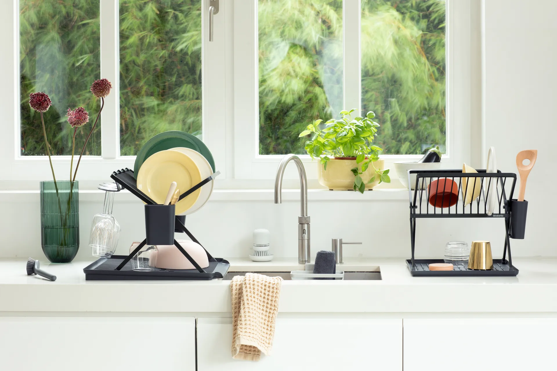 Sinkside kokoontaitettava tiskiteline 51 cm, Tummanharmaa Brabantia