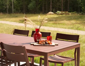 Bigby ruokapöytä - Zin Red, 195x90 cm - Brafab