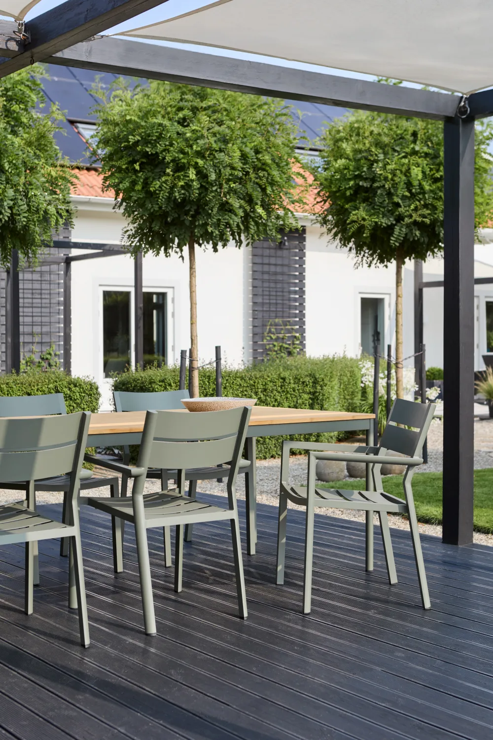 Delia käsinojallinen tuoli, Nordic green Brafab