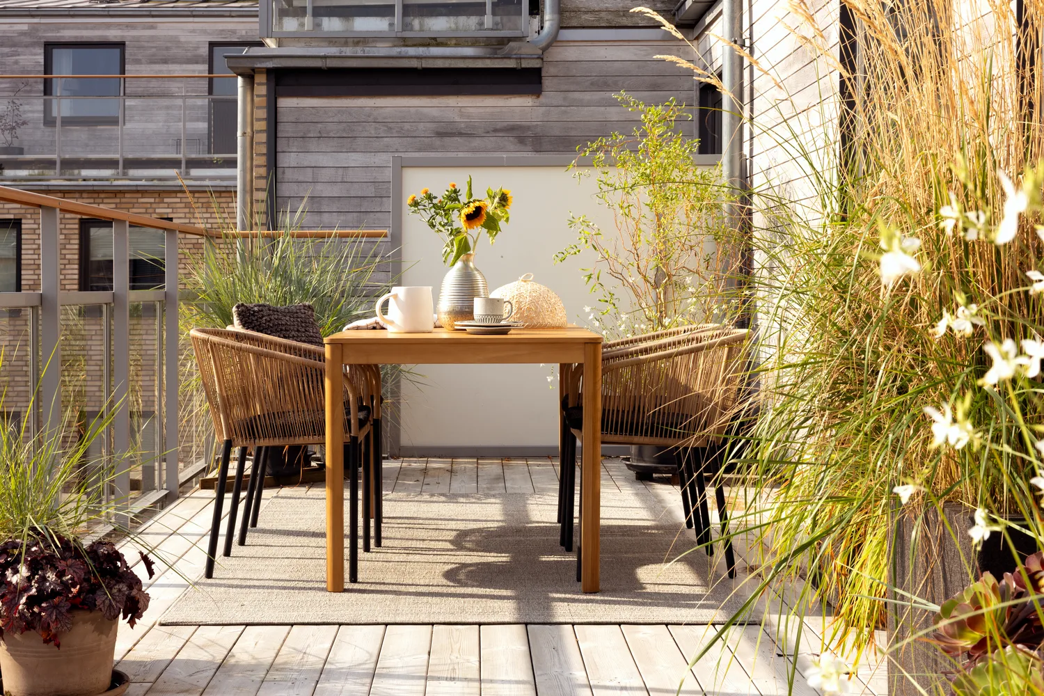 Delta käsinojatuoli, Musta luonnollinen Brafab