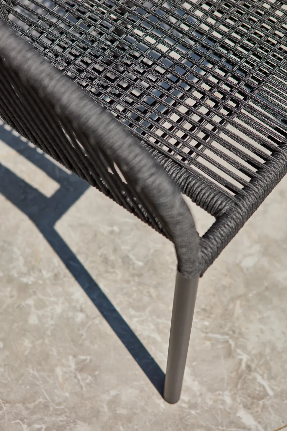 Delta käsinojatuoli, Musta Brafab