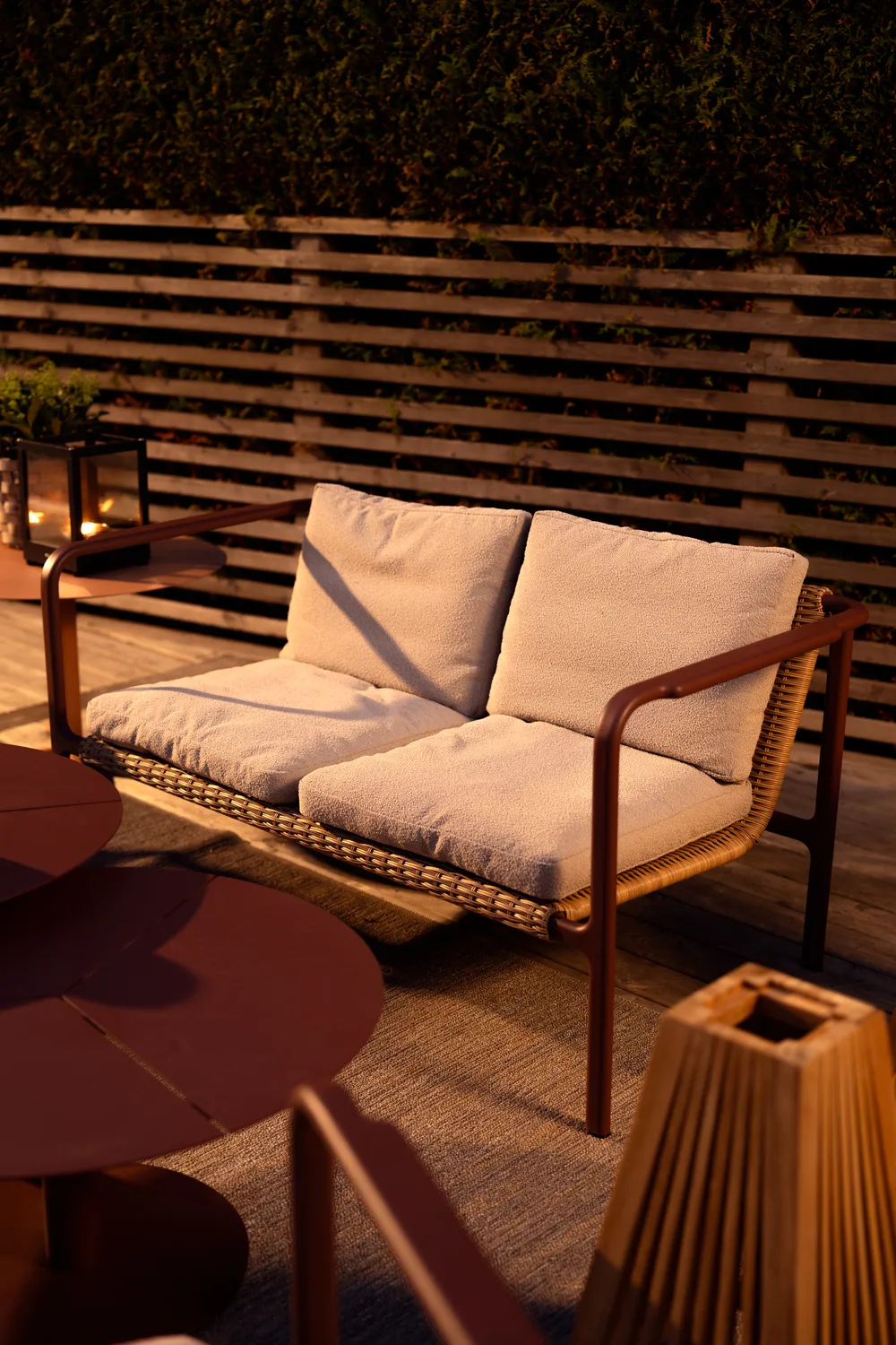 Motty sohva, Zin red-teddy beige, 2-istuin Brafab