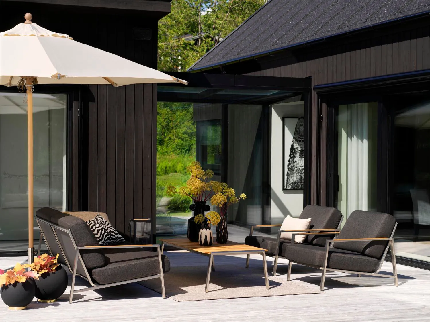 Naos nojatuoli, Ruostumaton teräs-nearly black Brafab