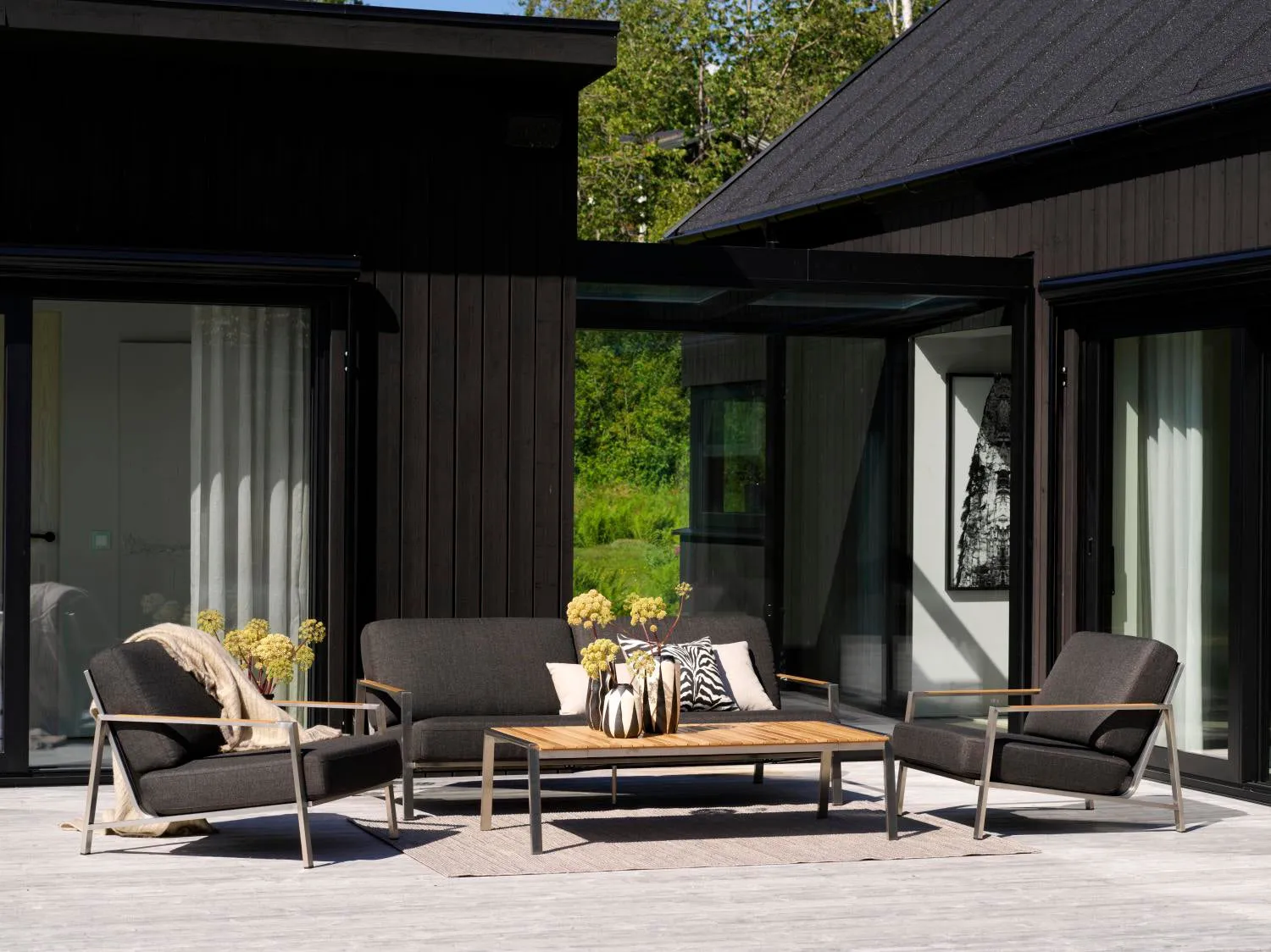 Naos nojatuoli, Ruostumaton teräs-nearly black Brafab