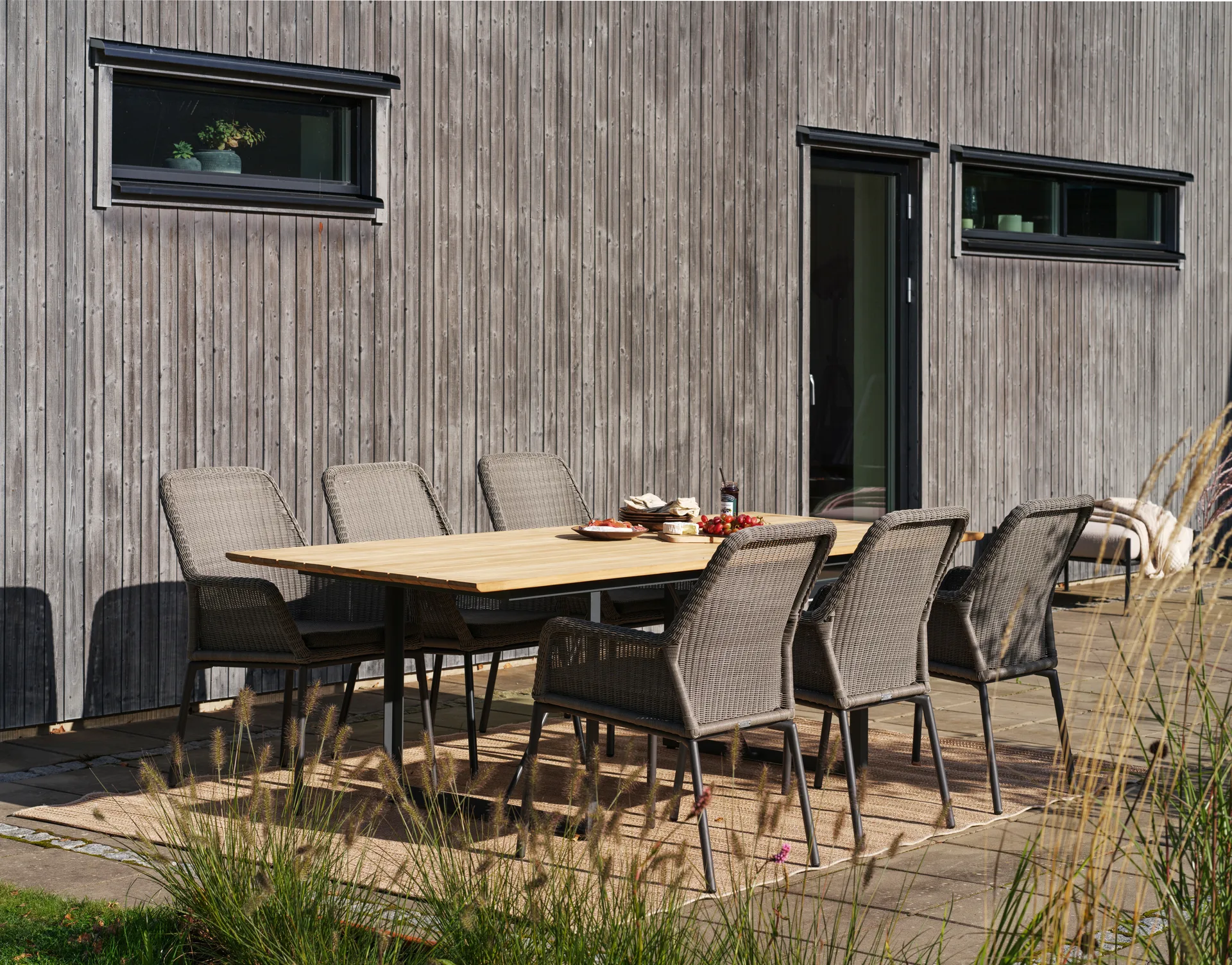 Shad ruokapöytä 240 cm teak-anthracite Brafab