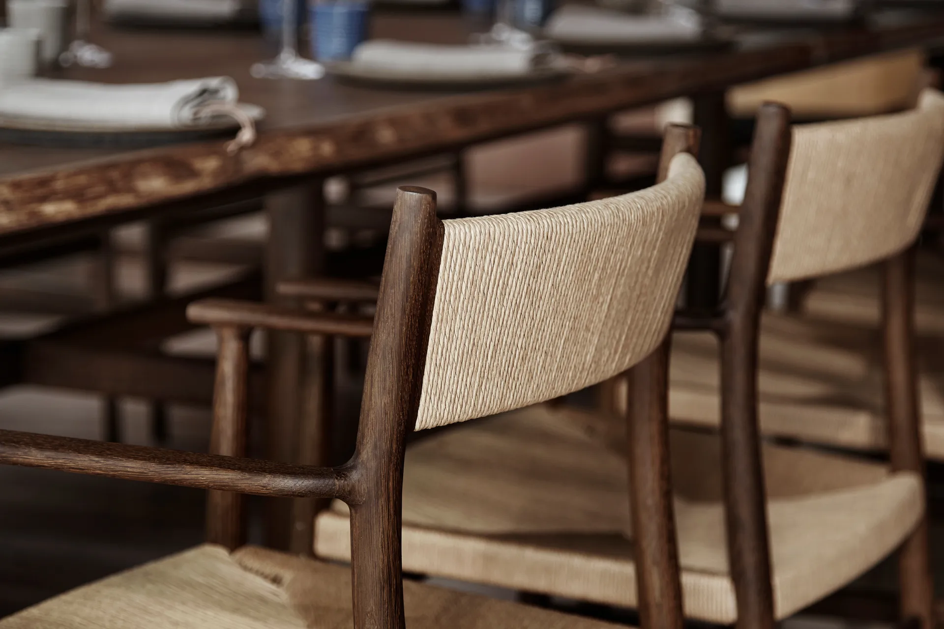 Arv tuoli kudottu selkänoja ja istuin, Savuöljytty tammi-paperinaru Brdr. Krüger