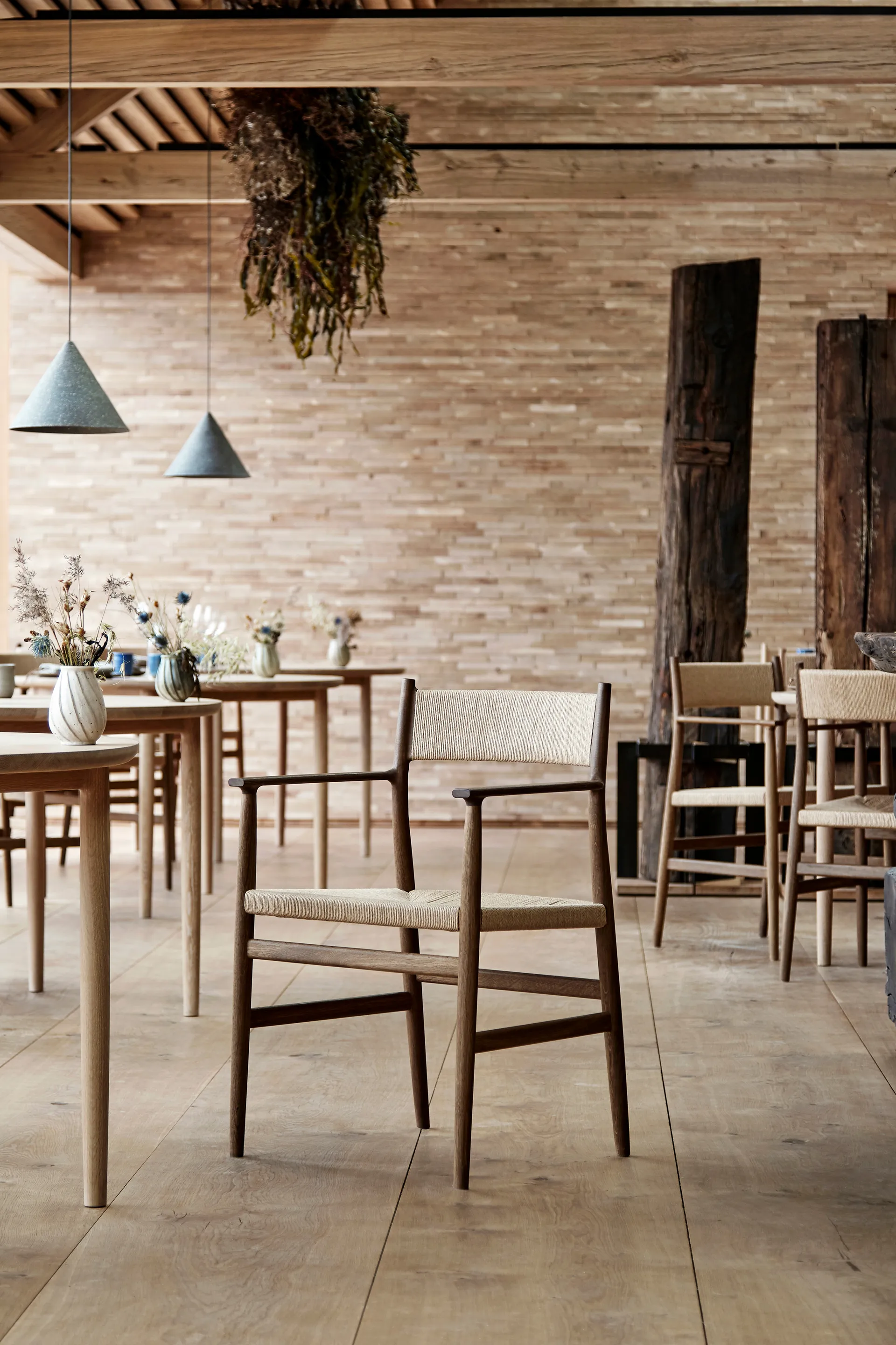 Arv tuoli kudottu selkänoja ja istuin, Savuöljytty tammi-paperinaru Brdr. Krüger