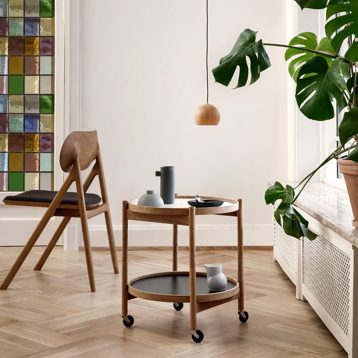 Bølling Tray Table model 50 -rullapöytä, Stone, käsittelemätön tammirunko Brdr. Krüger