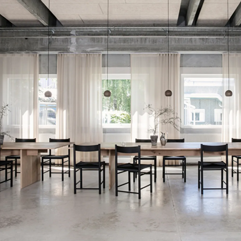 F tuoli, Tammi öljytty, luonnonpunottu istuinosa Brdr. Krüger