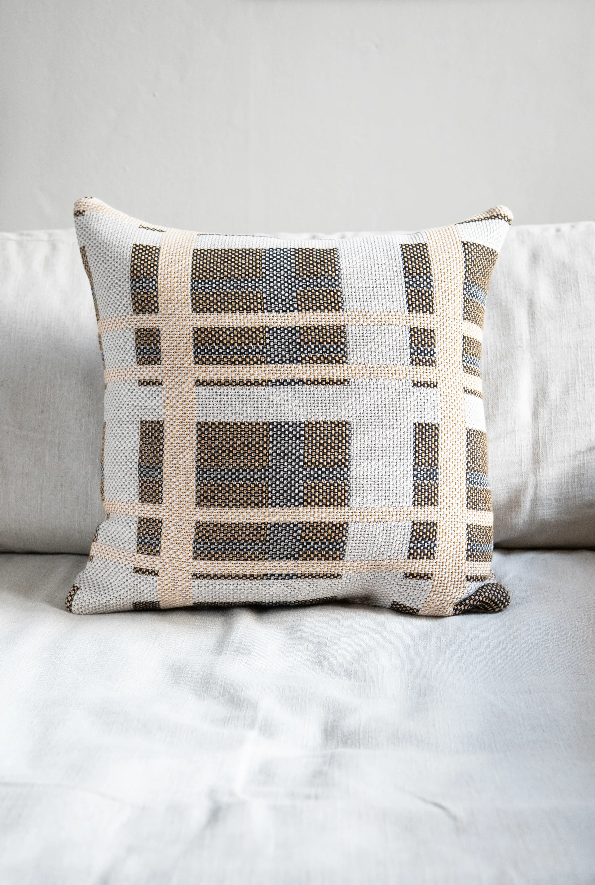 Tradition tyynynpäällinen 50 x 50 cm, Keltainen Brita Sweden