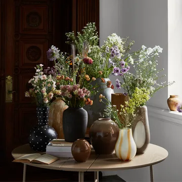 Bella keramiikkamaljakko 35 cm - Turkish coffee black - Broste Copenhagen