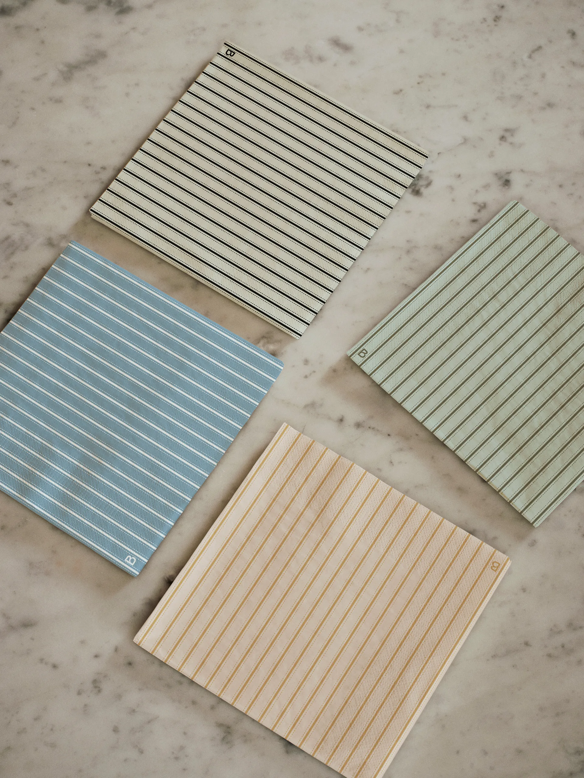 Dolly lautasliinat 33x33 cm 20 kpl, Vaaleansinivalkoinen Broste Copenhagen