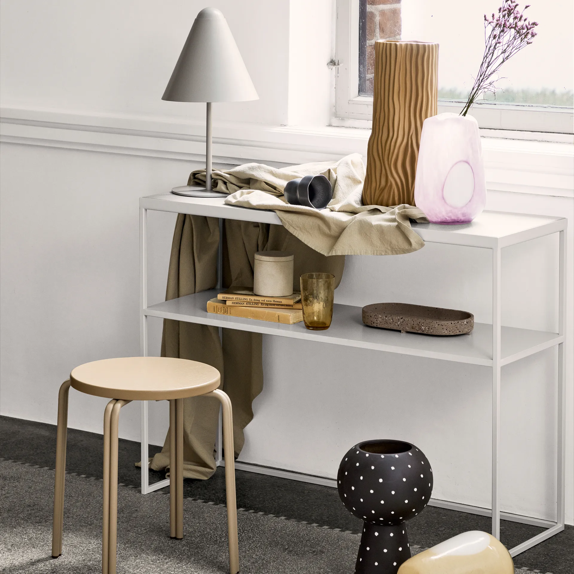 Gine lampunjalka, Light grey Broste Copenhagen