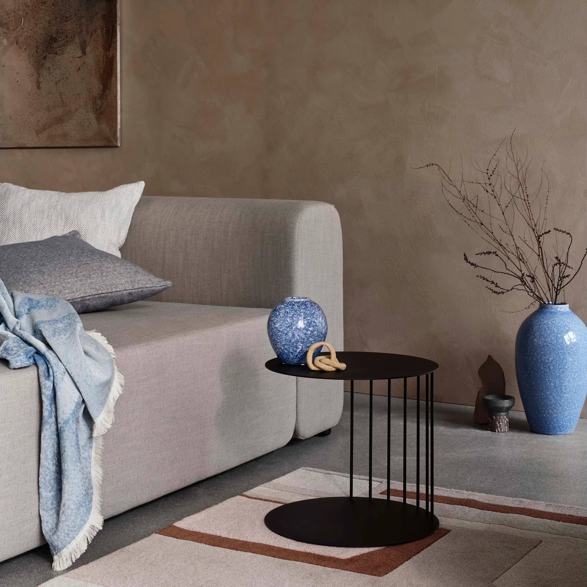 Ingrid keramiikkamaljakko 40 cm, Insignia blue-white Broste Copenhagen