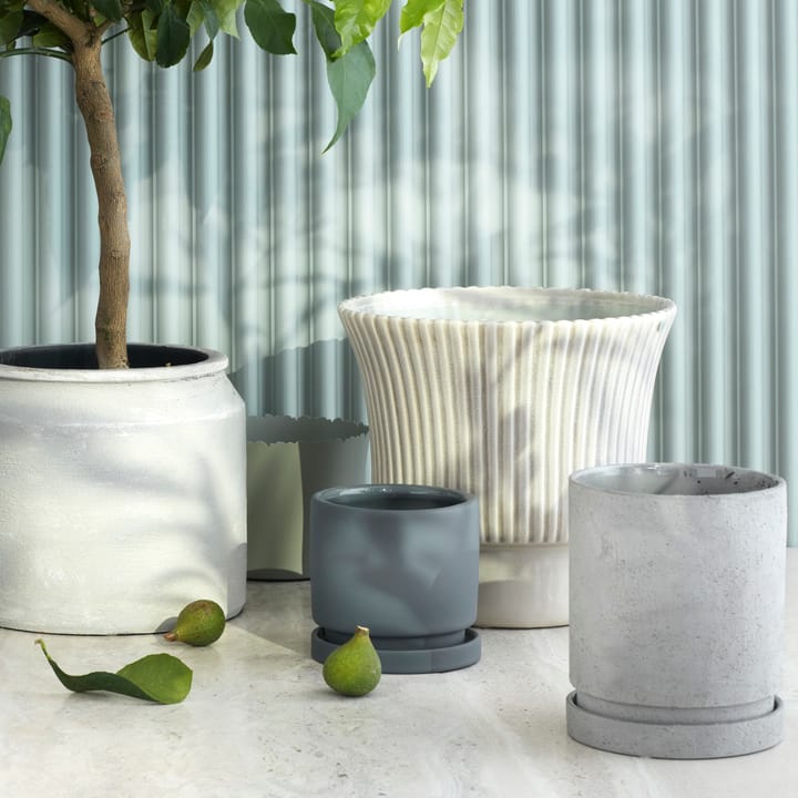 Polaris ruukku aluslautasella Ø 14 cm - Ceramic drizzle (harmaa) - Broste Copenhagen