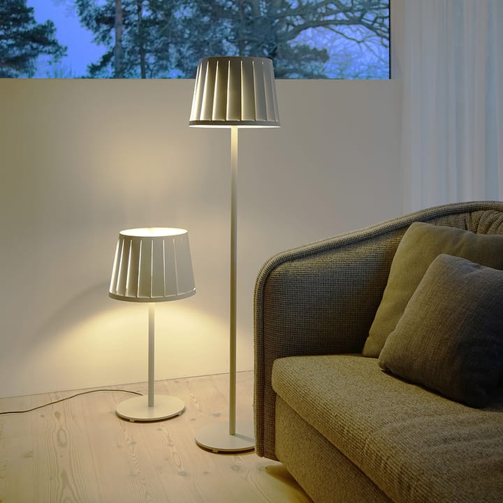 AVS pöytävalaisin, Mattavalkoinen Bsweden