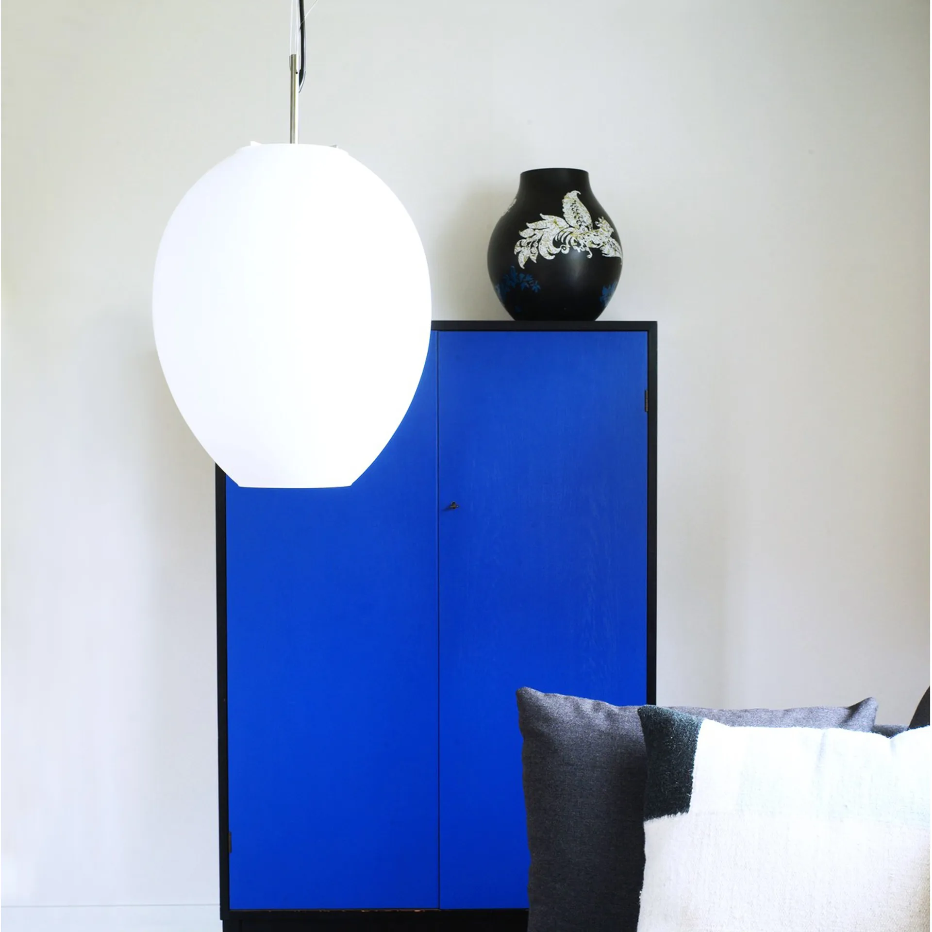 Egg riippuvalaisin, Valkoinen/ruostumaton teräs, opaalilasi Bsweden