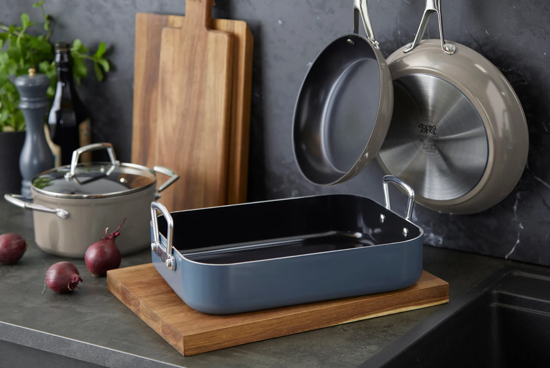 Vivian paistinpannu alumiini Ø24 cm., Beige By Tareq Taylor