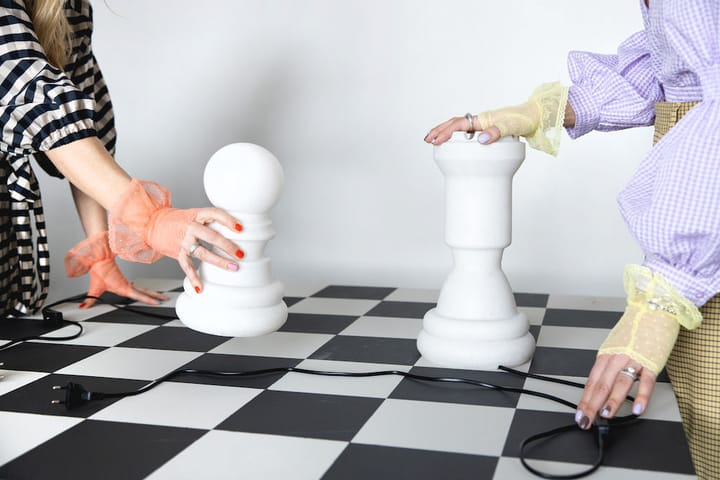 Chess Queen -pöytävalaisin  - White - Byon