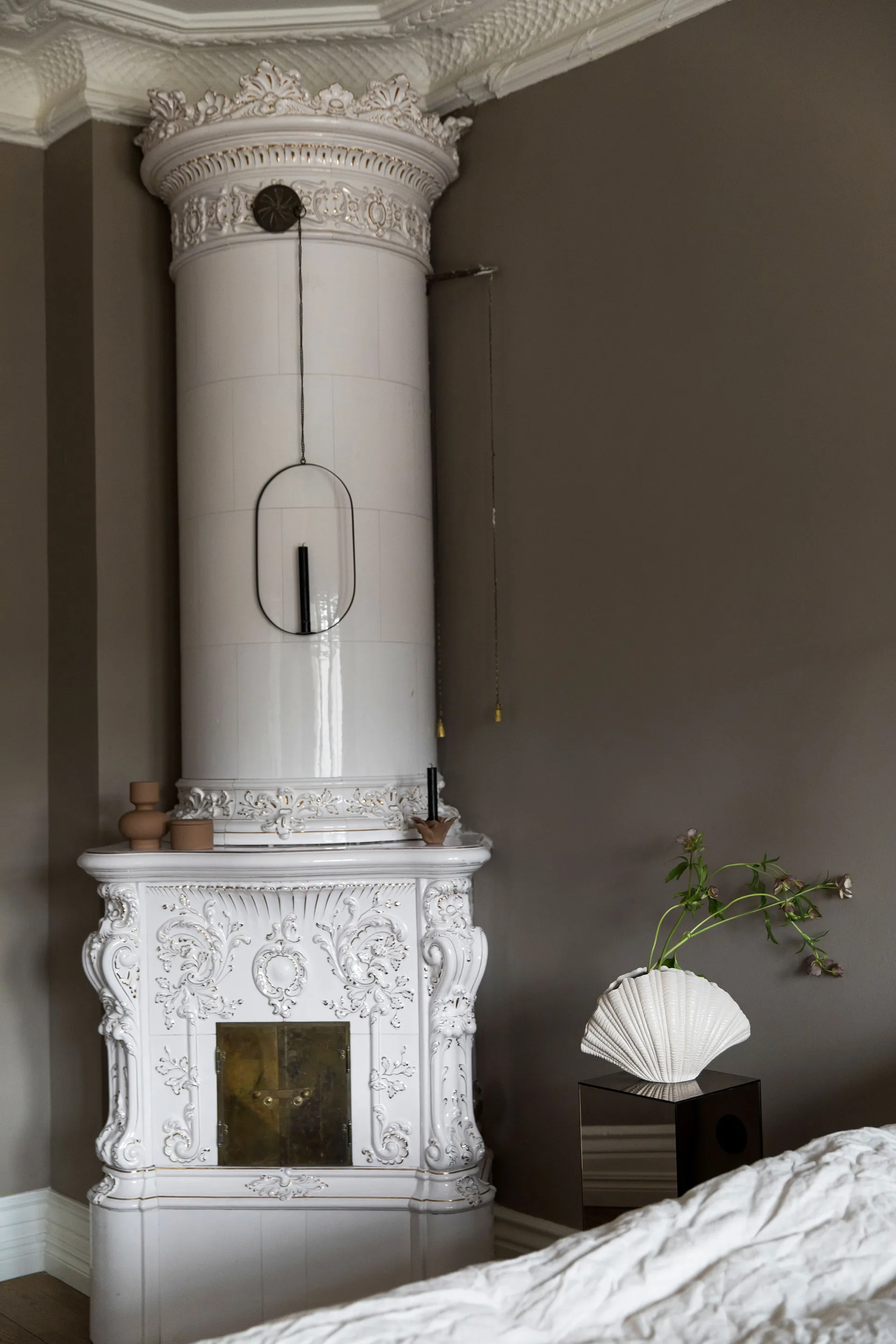 Shell maljakko, Valkoinen Byon