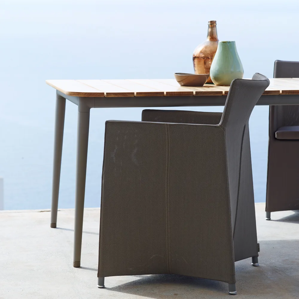 Core ruokapöytä tiikki 160x90x74 cm, Lava grey jalusta Cane-line