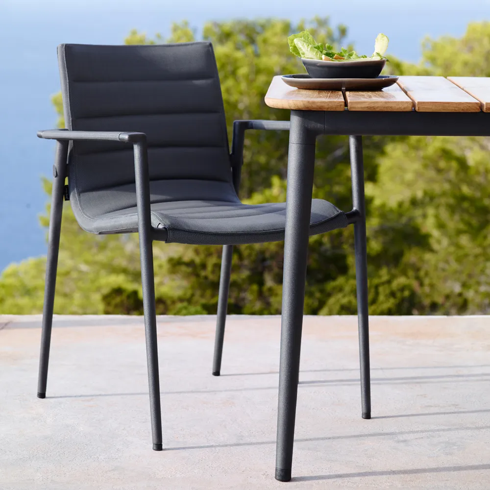 Core ruokapöytä tiikki 160x90x74 cm, Lava grey jalusta Cane-line