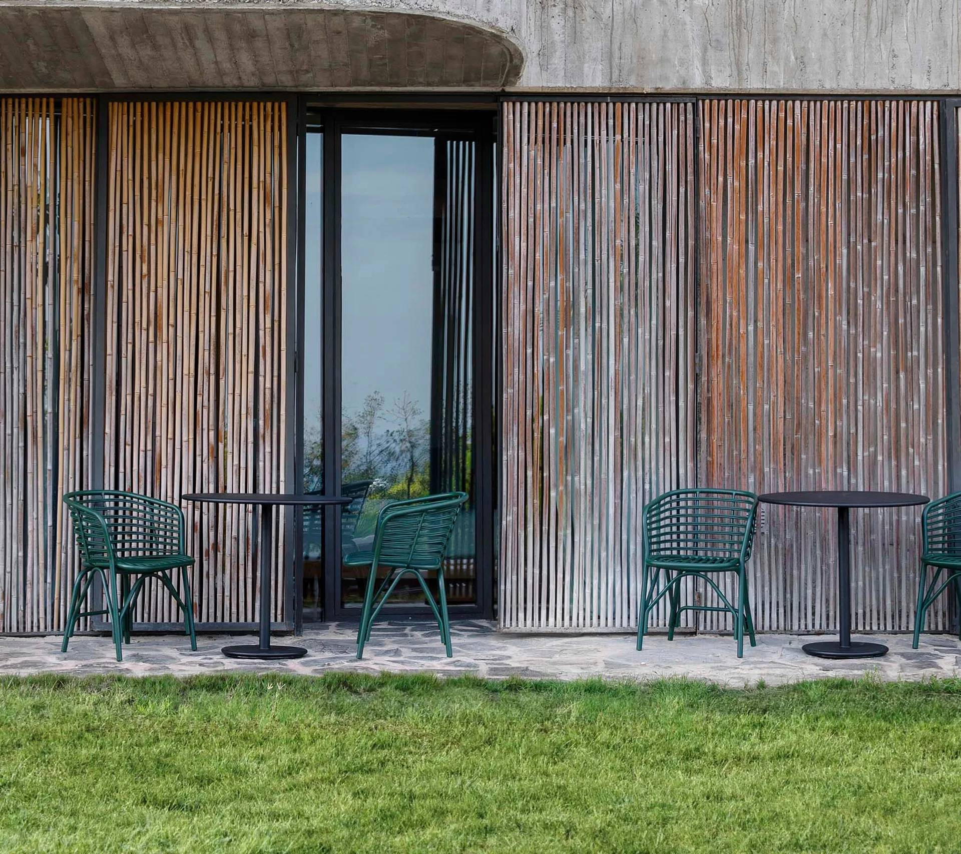 Drop kahvipöytä Ø80 cm, Lava grey-lava grey Cane-line