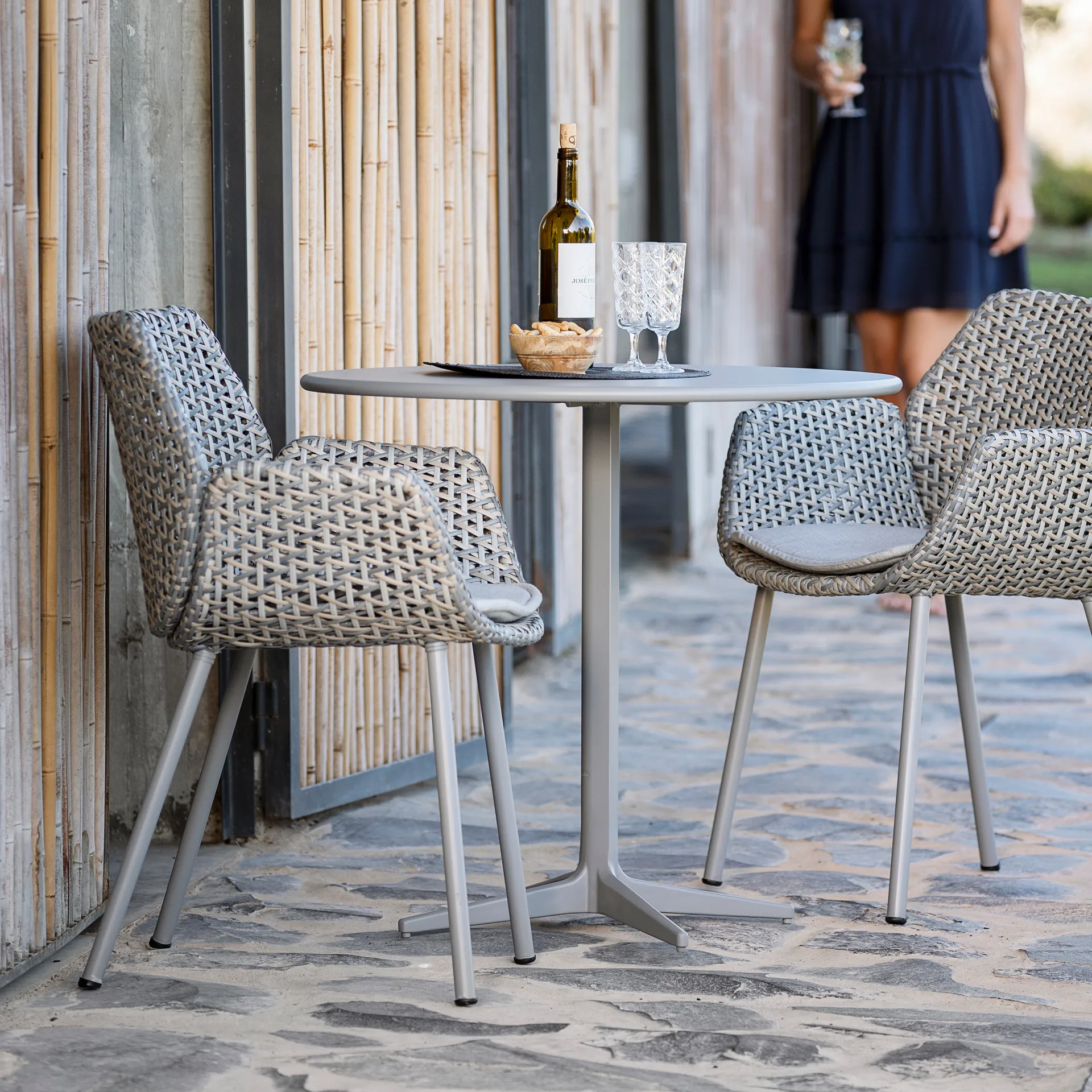 Drop kahvipöytä Ø80 cm, Light grey-light grey Cane-line