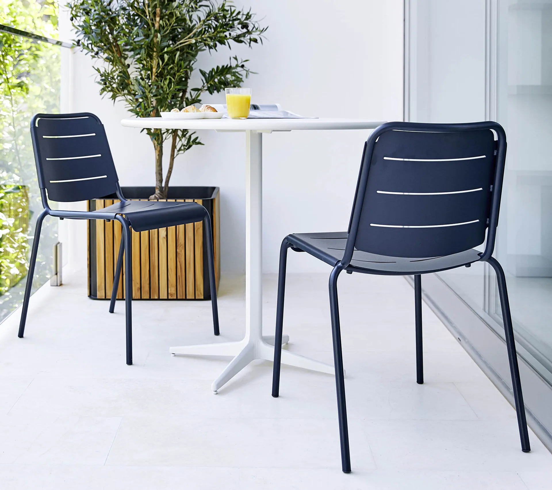 Drop kahvipöytä Ø80 cm, White-white Cane-line