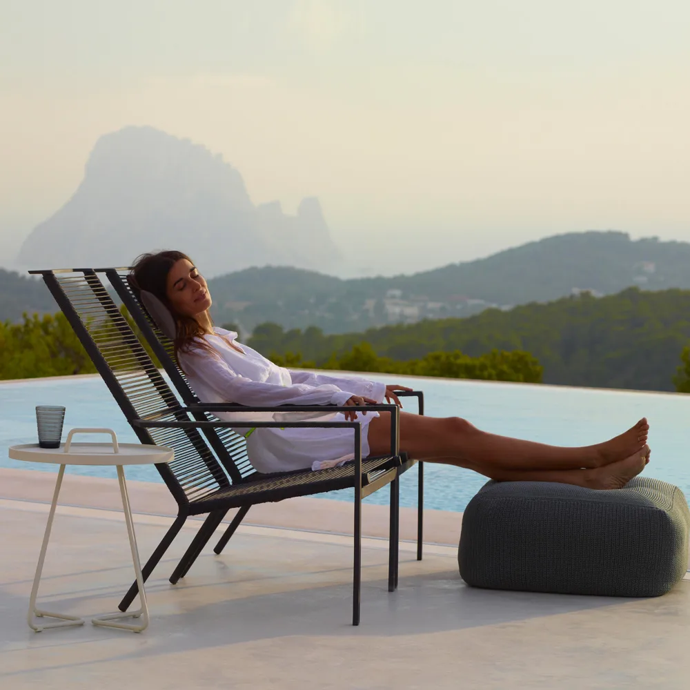 Edge aurinkotuoli, Anthracite Cane-line