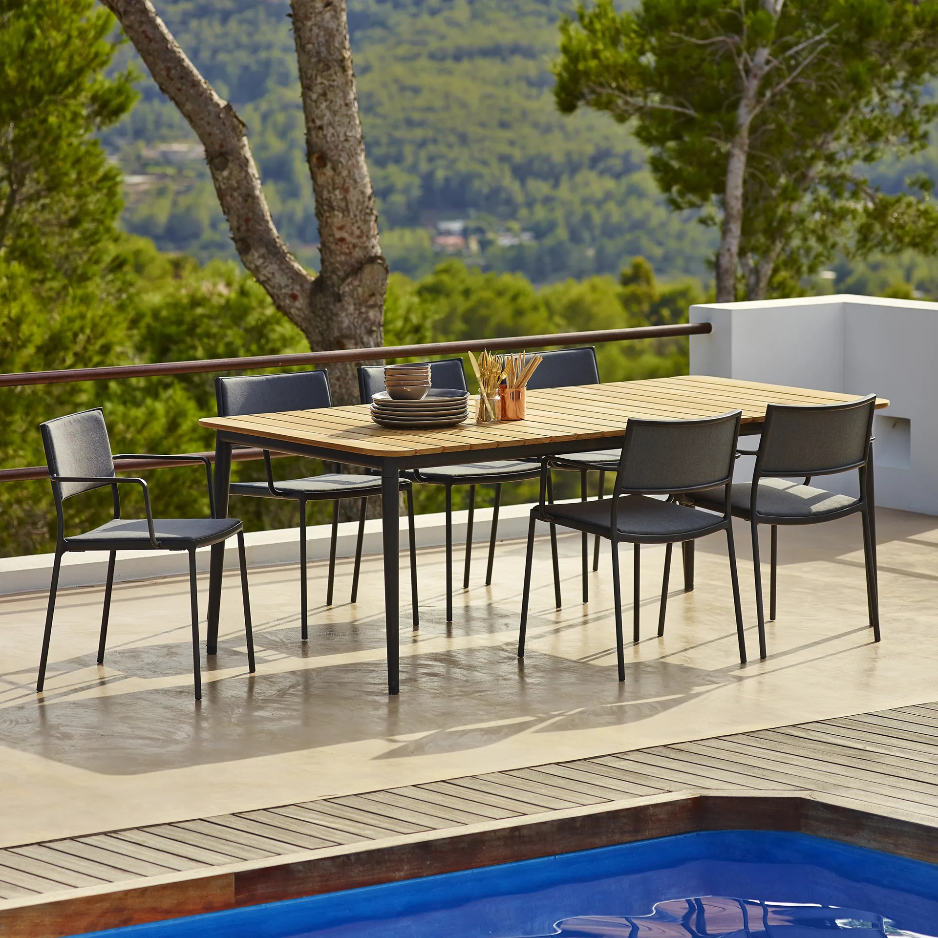 Less nojatuoli, Natural-lava grey jalusta Cane-line