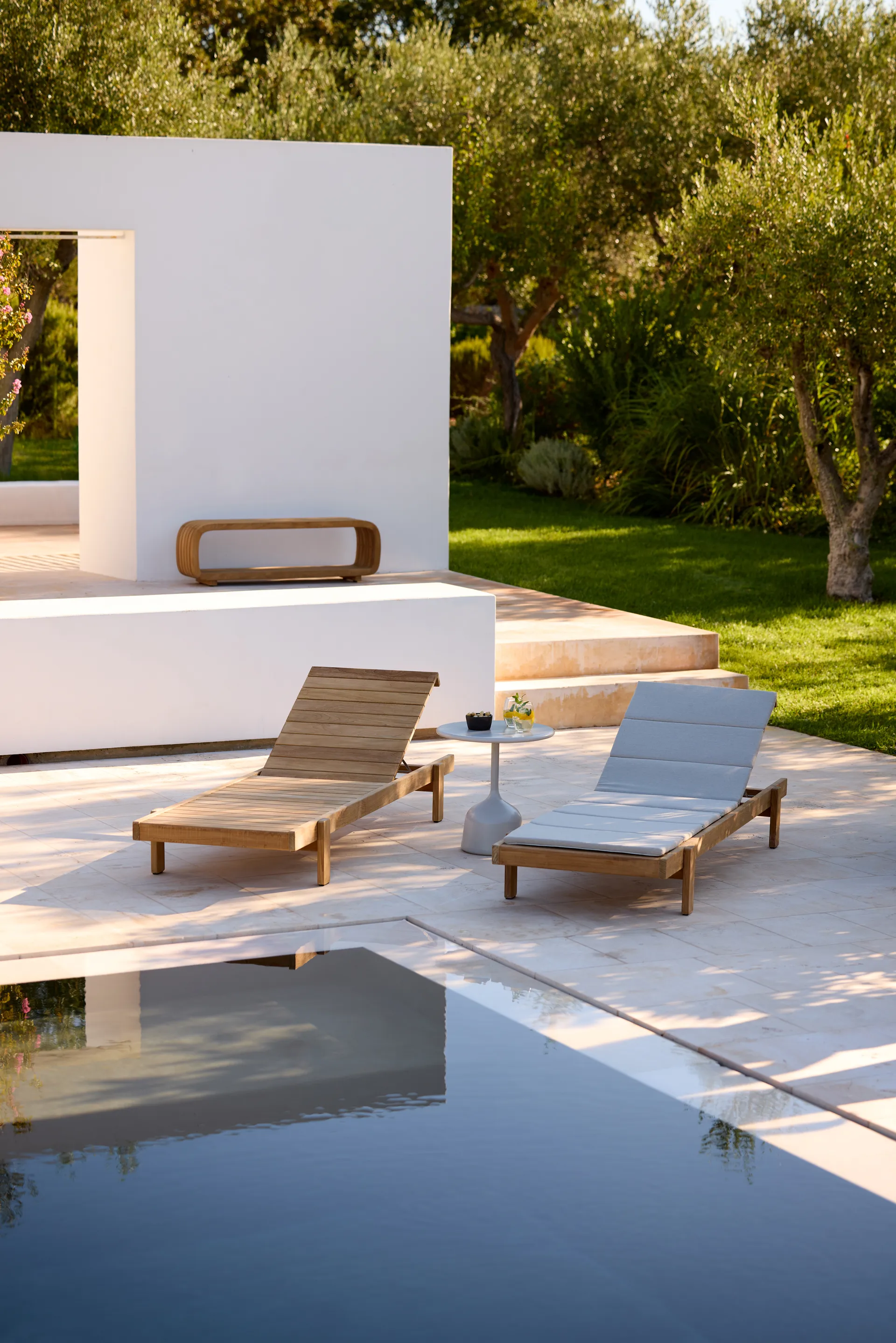 Vista aurinkosänky, Tiikki Cane-line